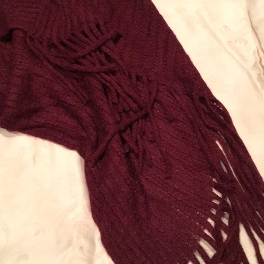 Maroon Rikka poncho - Picture 2 of 5